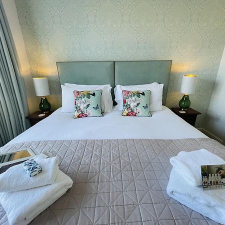 סאות'אנד און סי Beaches Guest House חדר תמונה