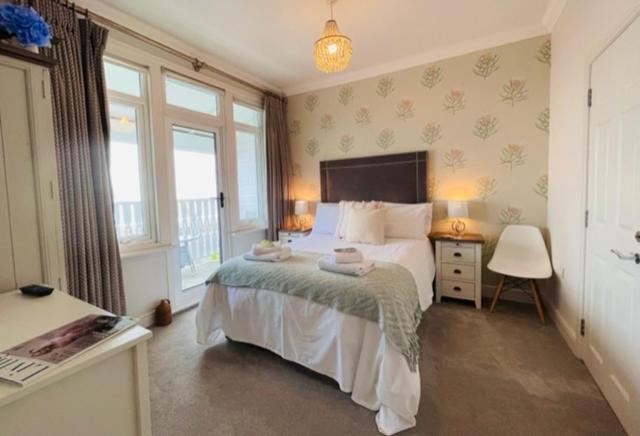 סאות'אנד און סי Beaches Guest House מראה חיצוני תמונה
